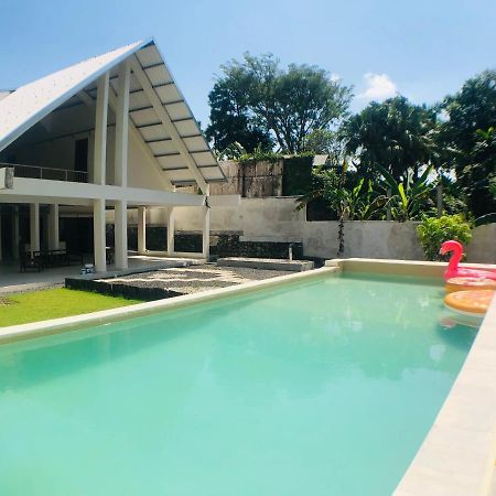 Passifika House Hotel Canggu Buitenkant foto